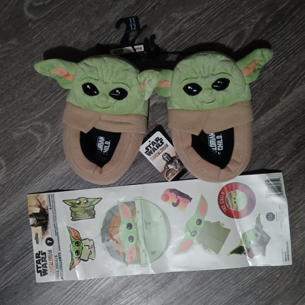 Star Wars Mandalorian  Green and Tan Baby Yoda Kids' Slippers with Free Stickers